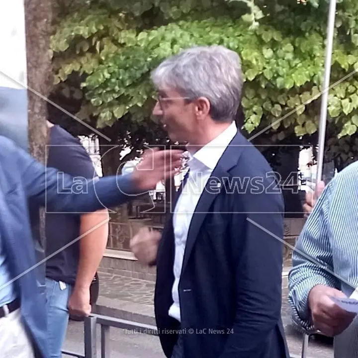 Si infiamma il ballottaggio: «Se Fiorita vince pronti a bloccare il Consiglio comunale»
