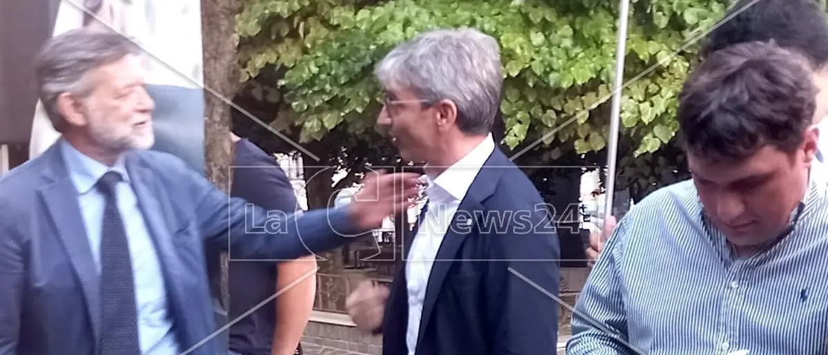 Si infiamma il ballottaggio: «Se Fiorita vince pronti a bloccare il Consiglio comunale»