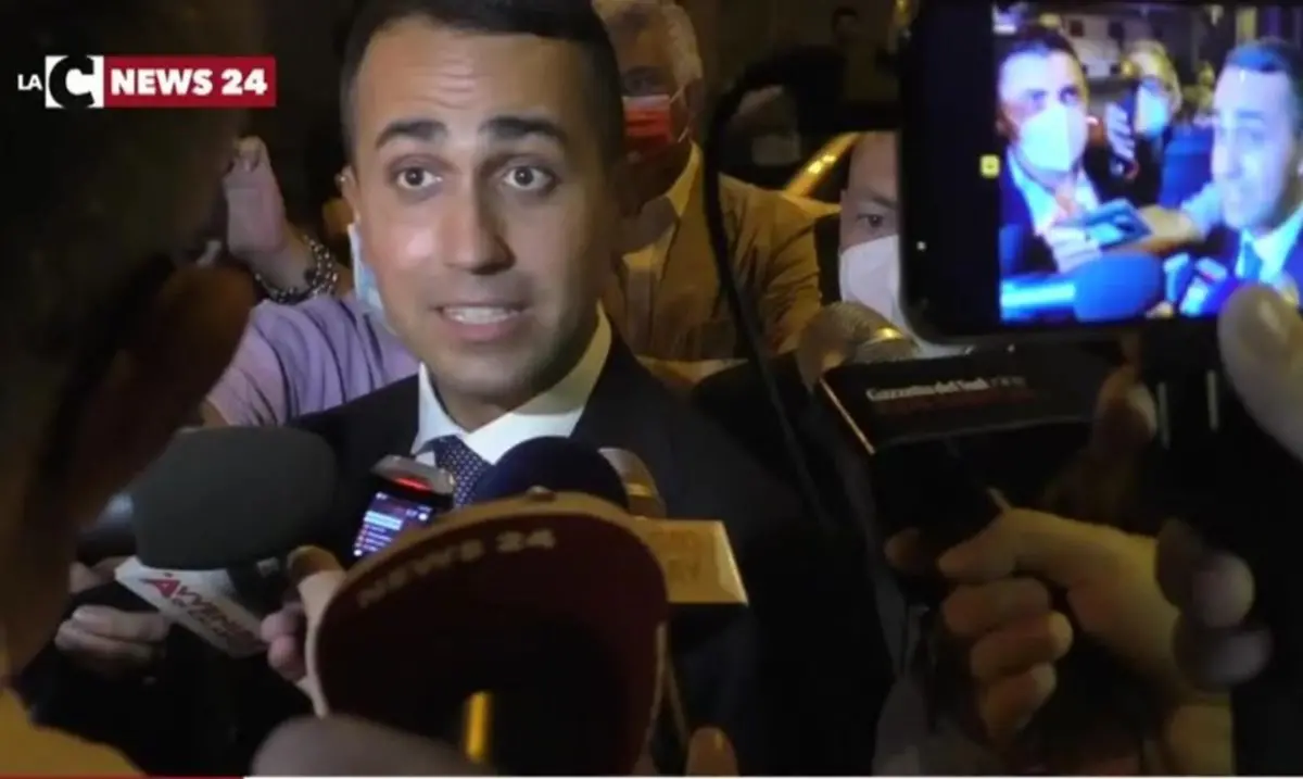 Di Maio pronto a uscire dal M5s, Grillo gli apre la porta: «Via chi non crede più alle regole del gioco»