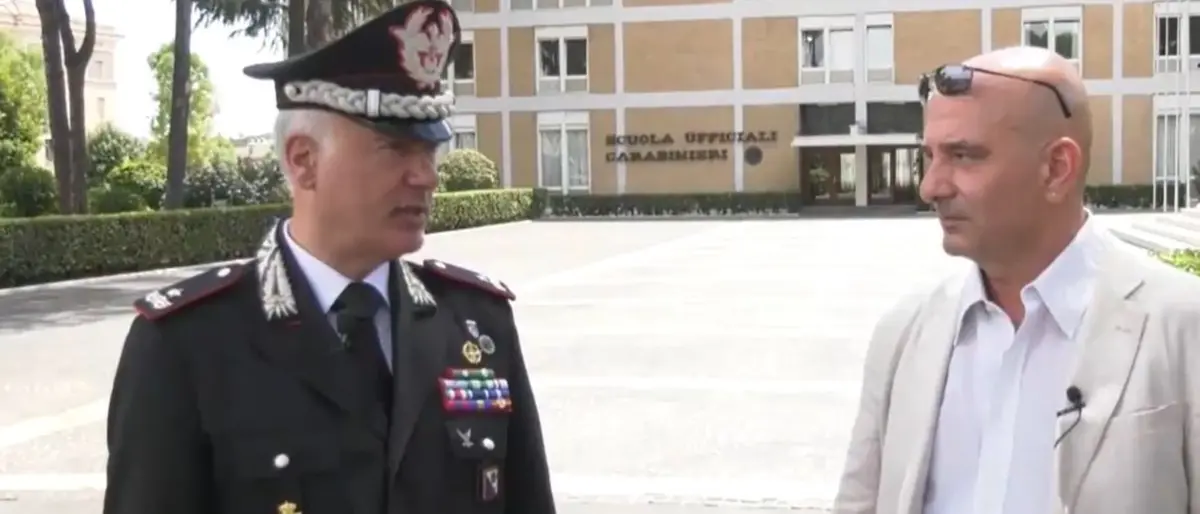 Il comandante Legione carabinieri Calabria a Piazza parlamento: «Noi vicini ai cittadini»