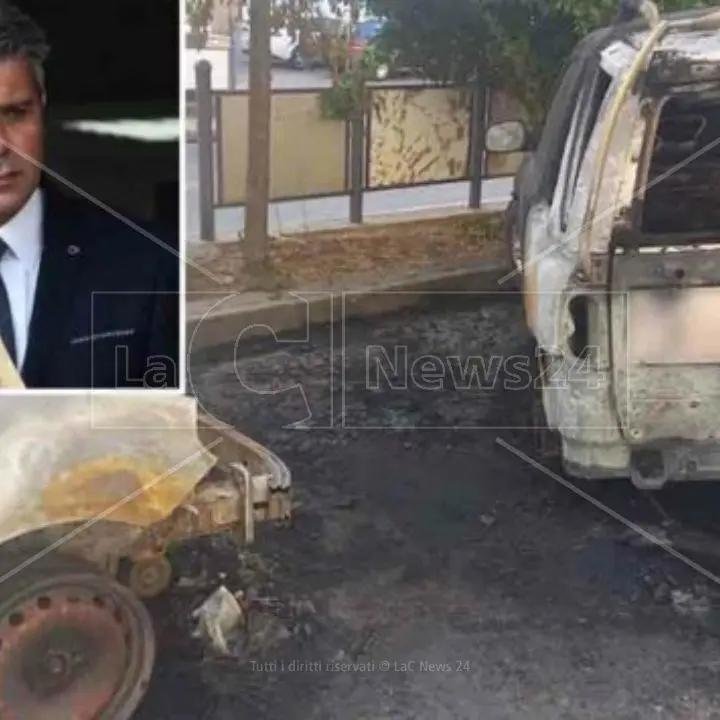 San Giovanni in Fiore, incendiata l’auto di un consigliere comunale: usata benzina per appiccare il fuoco