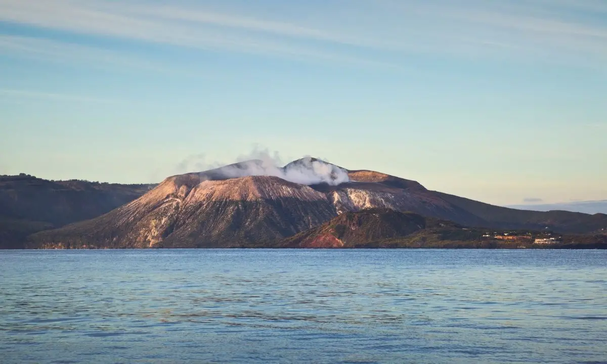 Premio Solidarietà 2022, quest'anno l'isola di Vulcano farà da sfondo