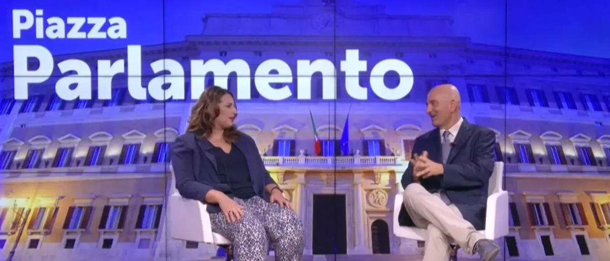 Dalila Nesci a Piazza Parlamento: «Ho seguito Di Maio lasciando il M5s, non c’era più dialogo»