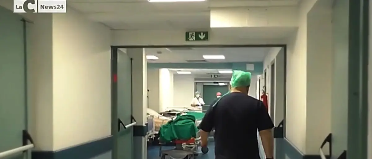 L’ospedale di Reggio Calabria: «Disservizi per il blackout? Attività proseguite grazie ai gruppi elettrogeni»