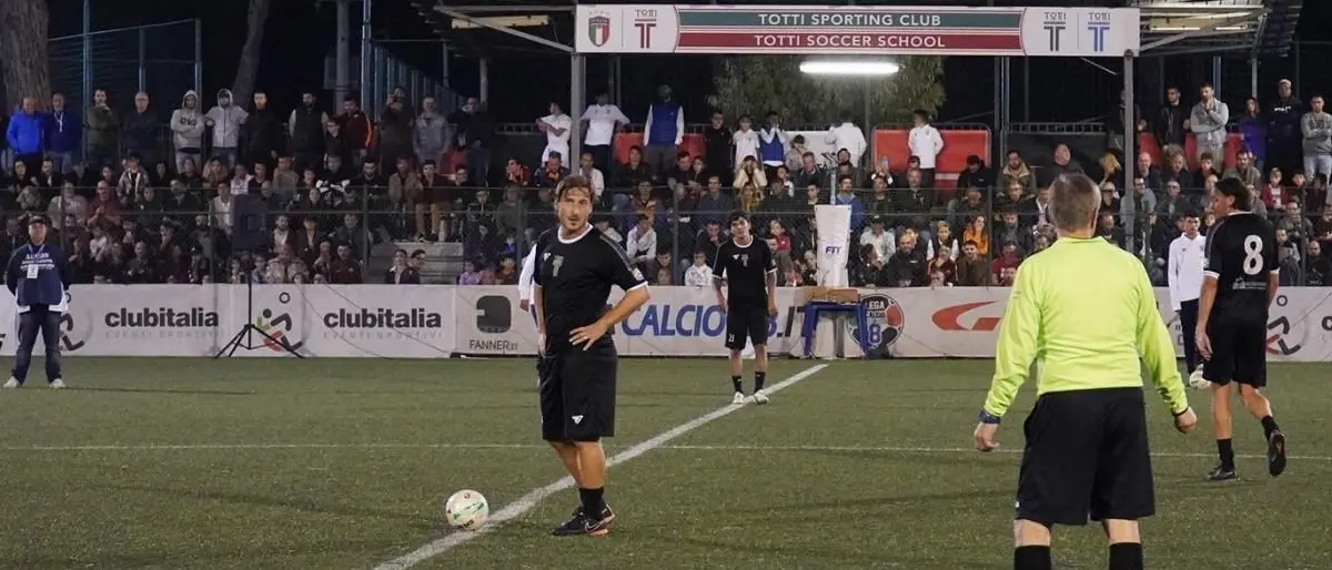 Da Cosenza a Roma per sfidare Francesco Totti, le squadre bruzie sbarcano nella Capitale