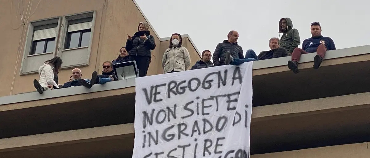Asp di Cosenza, i lavoratori delle mense proclamano lo sciopero: «Molte violazioni dei contratti»