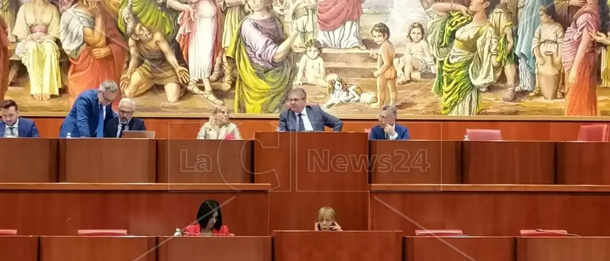 Ok al bilancio consuntivo 2021 del Consiglio regionale: migliorano i conti, risparmi per 3 milioni