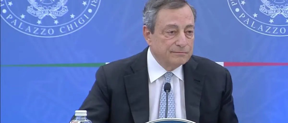 Draghi blinda il governo: «Non cade. È nato con i 5 stelle e continuerà con loro senza appoggio esterno»