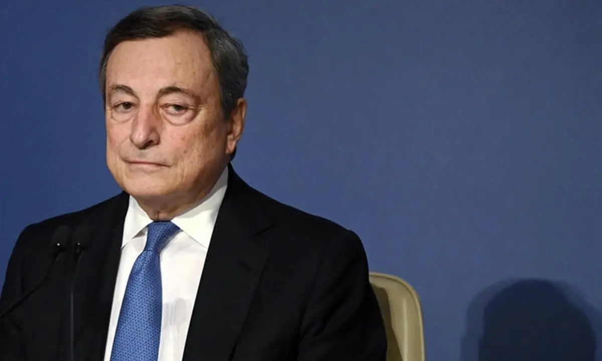 Draghi non ce lo meritiamo ma per fortuna c’è, tutti gli altri sono nani: ecco perché