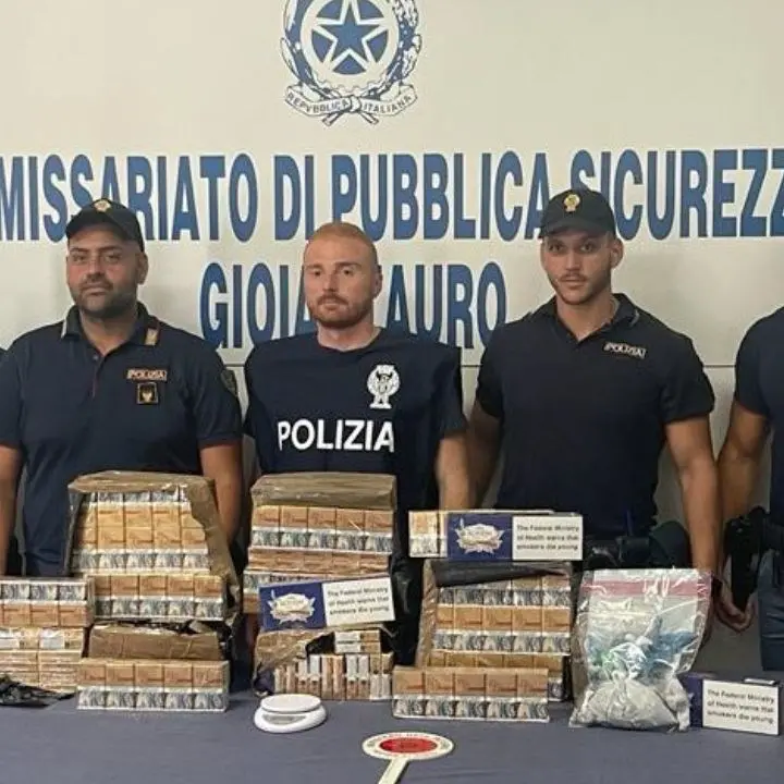 Gioia Tauro, in casa 42 grammi di marijuana già divisi in dosi: arrestate 2 persone