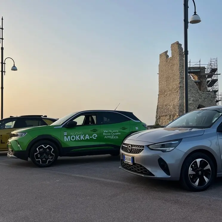 Autozeta e Opel in tour lungo la costa tirrenica calabrese