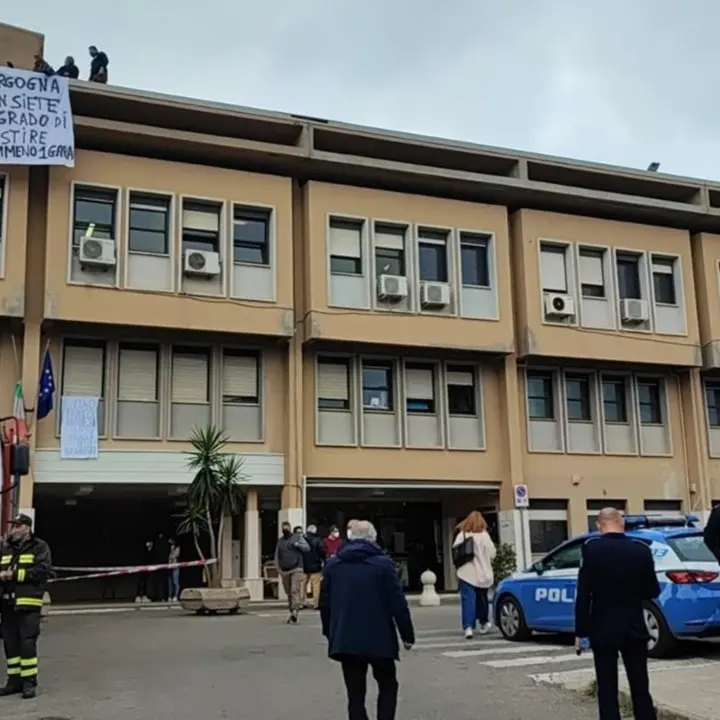 Cosenza, sciopero revocato per i lavoratori della mensa ospedaliera: accordo trovato
