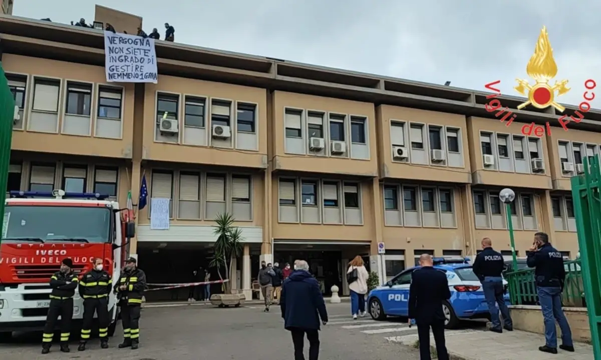 Cosenza, sciopero revocato per i lavoratori della mensa ospedaliera: accordo trovato