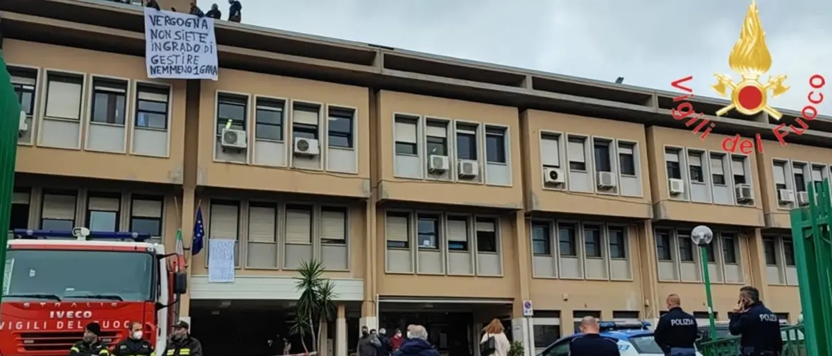 Cosenza, sciopero revocato per i lavoratori della mensa ospedaliera: accordo trovato