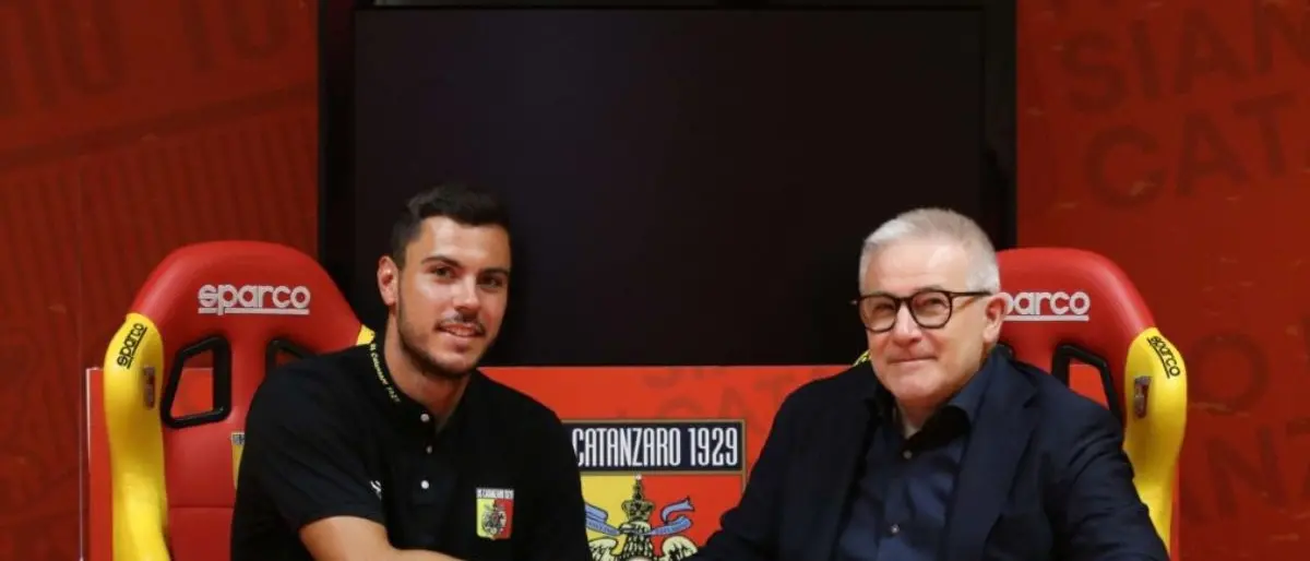 Calciomercato, Catanzaro alle grandi manovre: Bayeye vola a Torino mentre Pontisso firma per 2 anni