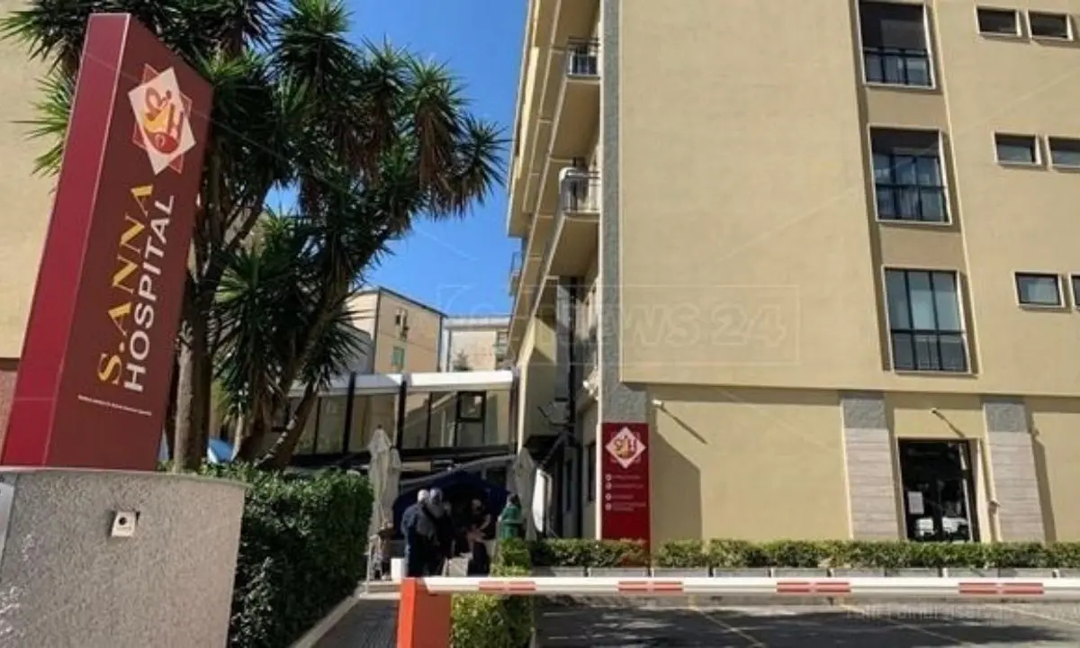 Sant’Anna Hospital, nuova grana per la clinica: si dimettono dodici infermieri