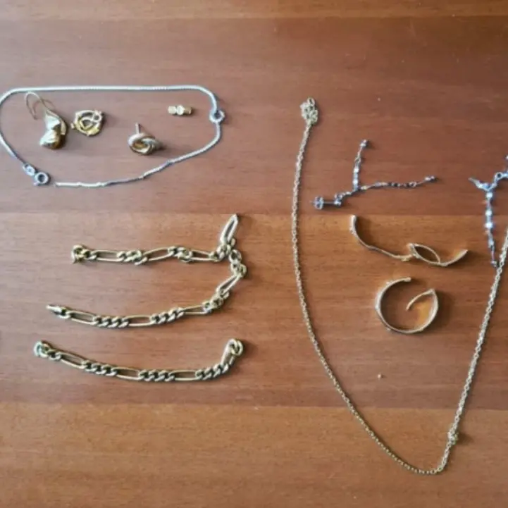 Crotone, multa e denuncia per i titolari di un negozio “Compro oro”