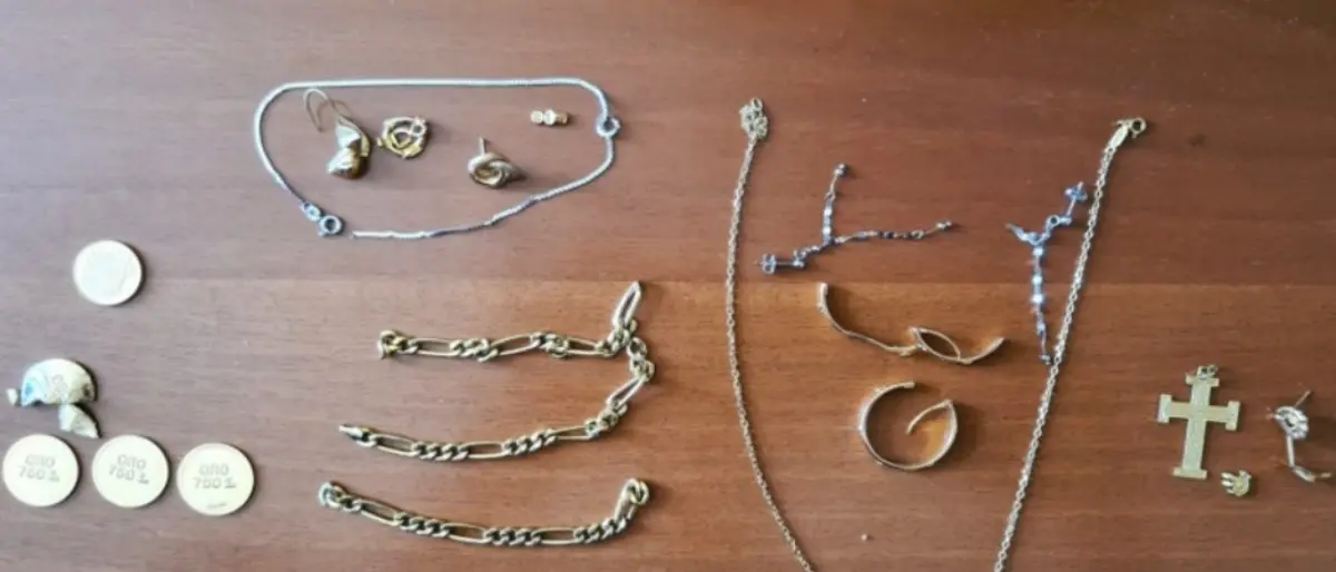 Crotone, multa e denuncia per i titolari di un negozio “Compro oro”