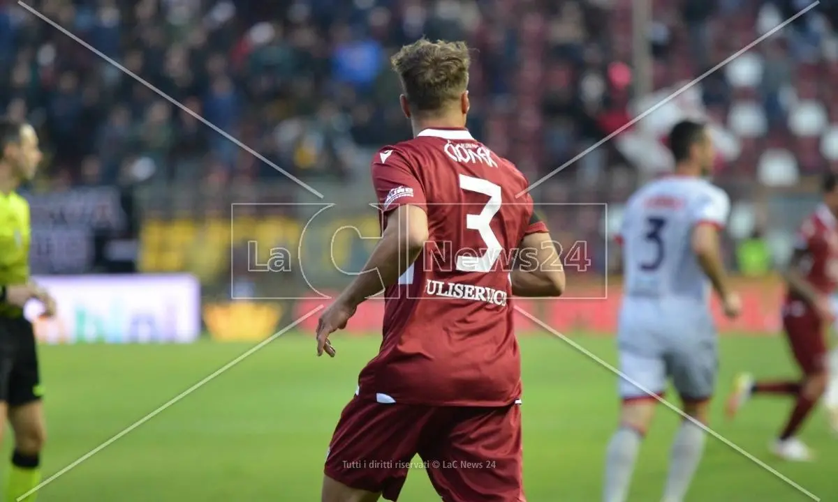 Reggina: Givova torna a essere sponsor tecnico. Nel 2012 le maglie omaggiarono i Bronzi