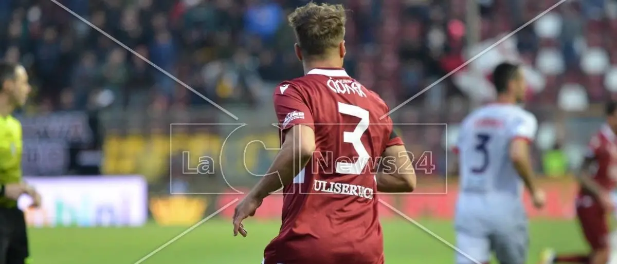 Reggina: Givova torna a essere sponsor tecnico. Nel 2012 le maglie omaggiarono i Bronzi