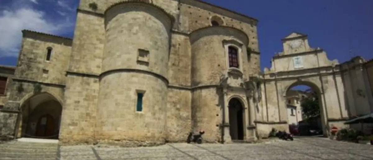 In Calabria la prima edizione del festival dell’arte contemporanea “8 minuti dal sole”