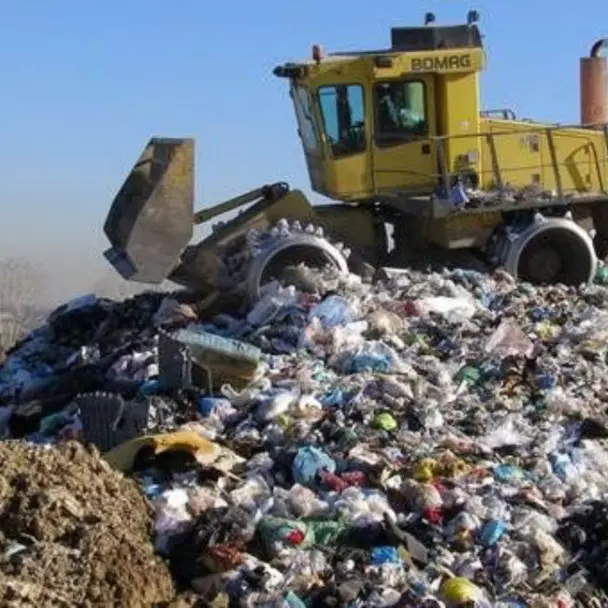 Rifiuti, il commissario Gualiteri: «La Calabria non smaltirà scarti fuori Regione, i costi si dimezzeranno»