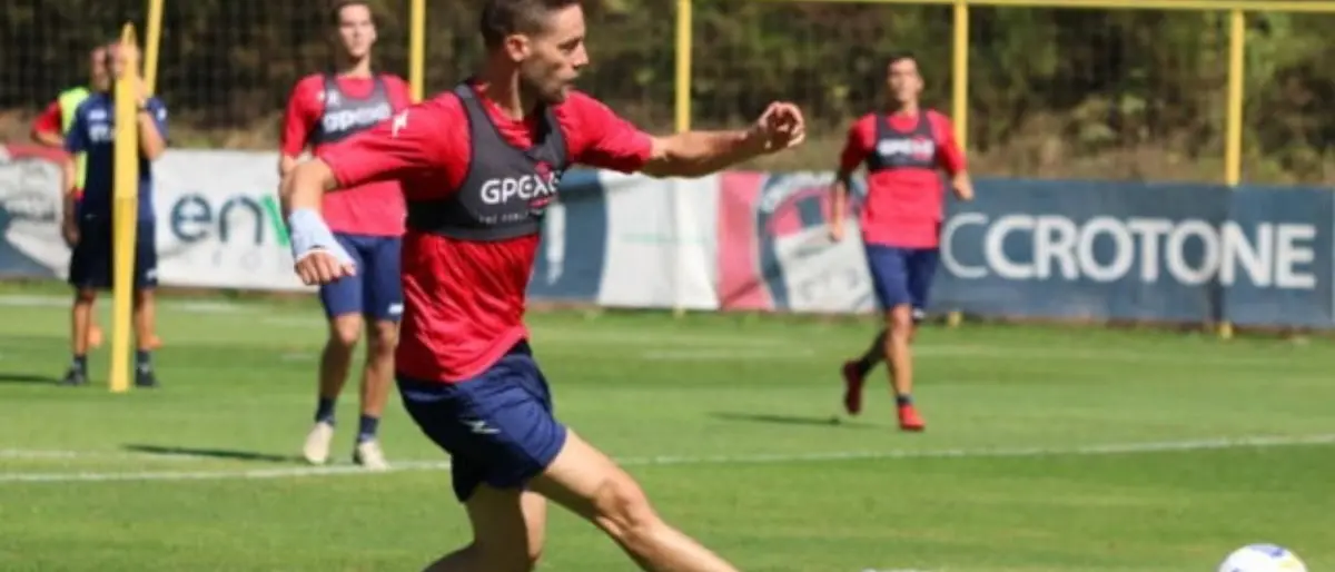 Cosenza, Rispoli è cosa fatta. In porta Gori dice no: i movimenti dei lupi