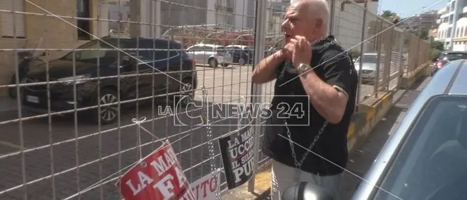 Aggredito a colpi di bastone l’ex sindaco di Roccabernarda Francesco Coco, è grave