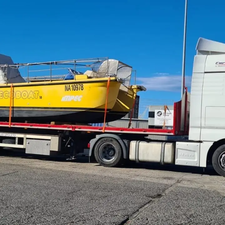 Mare sporco, nel Tirreno cosentino parte la sperimentazione con il battello ecologico Pelikan