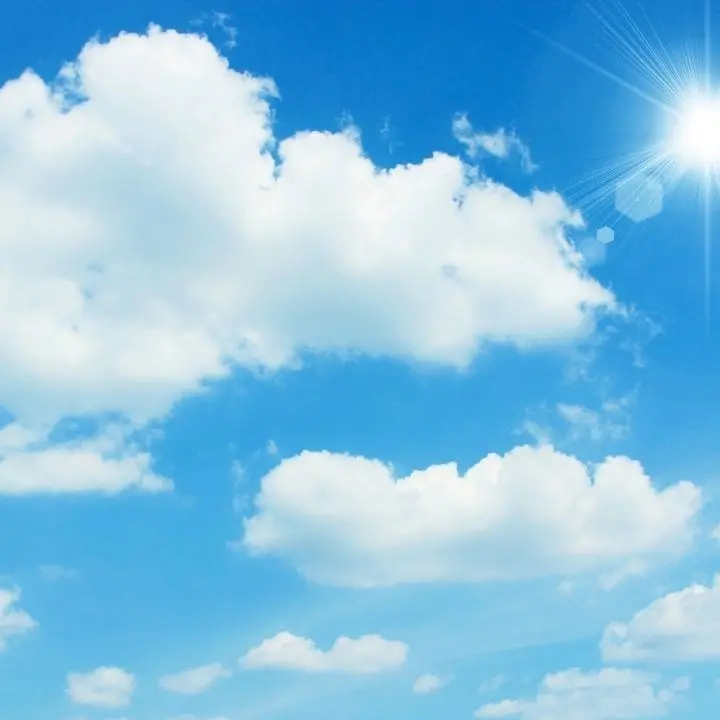 In Calabria cieli sereni o poco nuvolosi l’11 luglio, brevi piogge in montagna: le previsioni