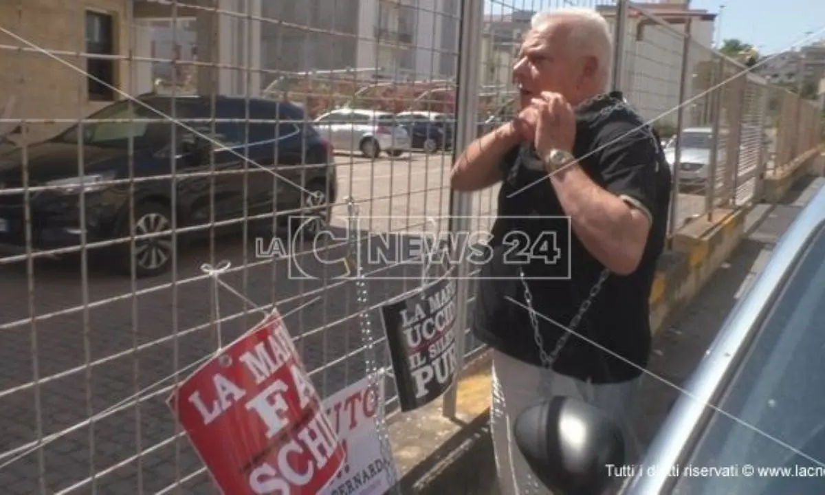 Aggressione all’ex sindaco di Roccabernarda, in comunità in attesa della decisione del Tribunale i due 17enni