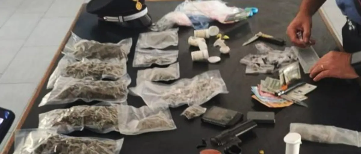 Droga e armi nascoste in casa, arrestato 47enne di Mirto-Crosia