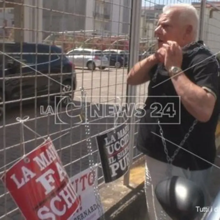 In carcere i due minori accusati di aver aggredito Coco l’ex sindaco di Roccabernarda: tentato omicidio