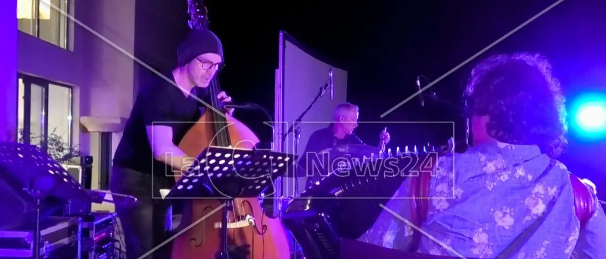 Bronzi di Riace, il museo di Locri apre le celebrazioni del cinquantenario: esordio musicale a ritmo di jazz