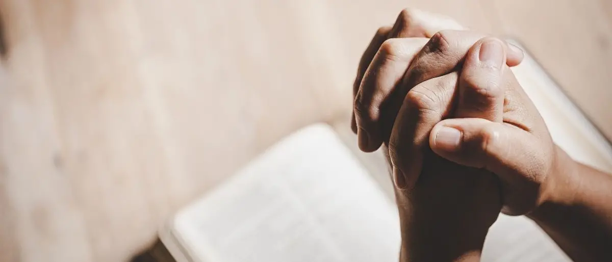 «Voglio fare il prete, ecco come l’ho detto alla mia ragazza», la chiamata di Francesco: 19 anni, social e fede