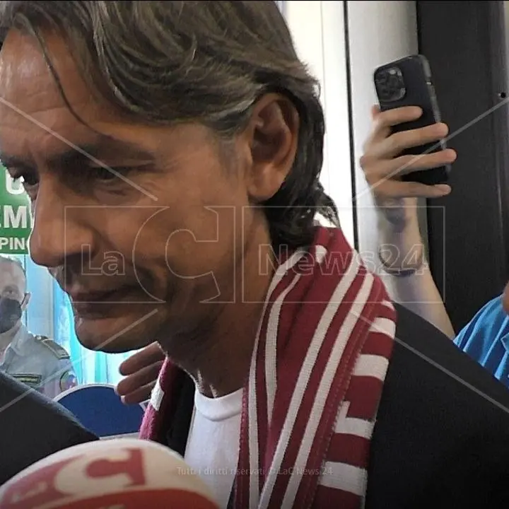 Bagno di folla per l’arrivo di Pippo Inzaghi a Reggio Calabria, domani la presentazione ufficiale