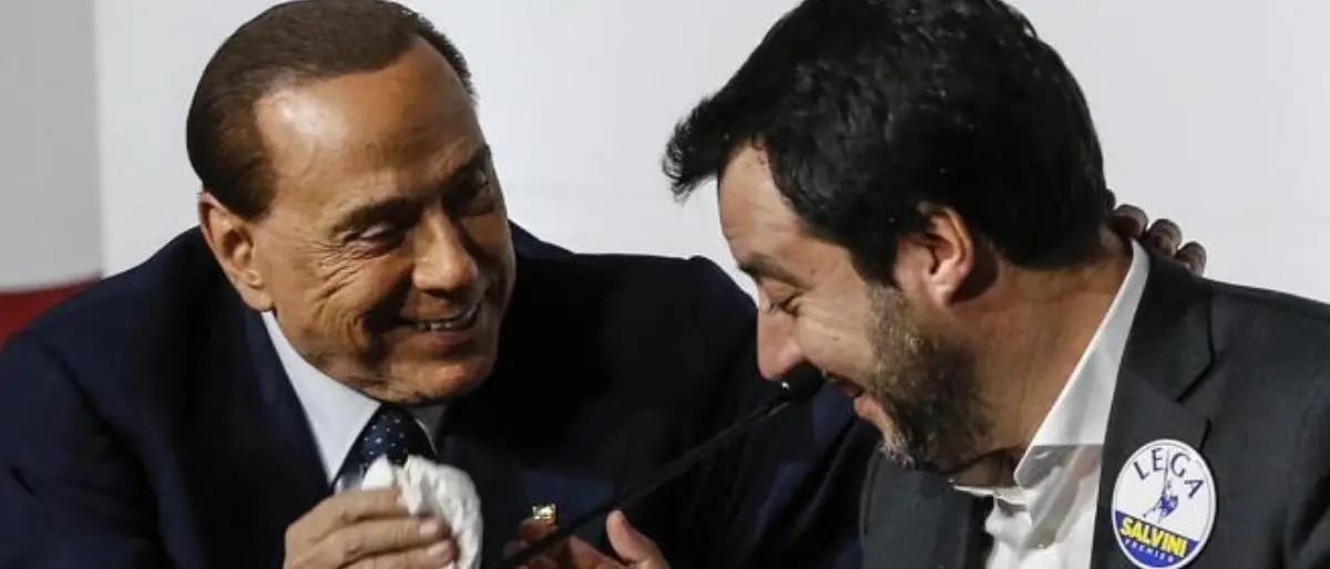 Berlusconi e Salvini «pronti per andare al voto». Tensione all’assemblea del M5s