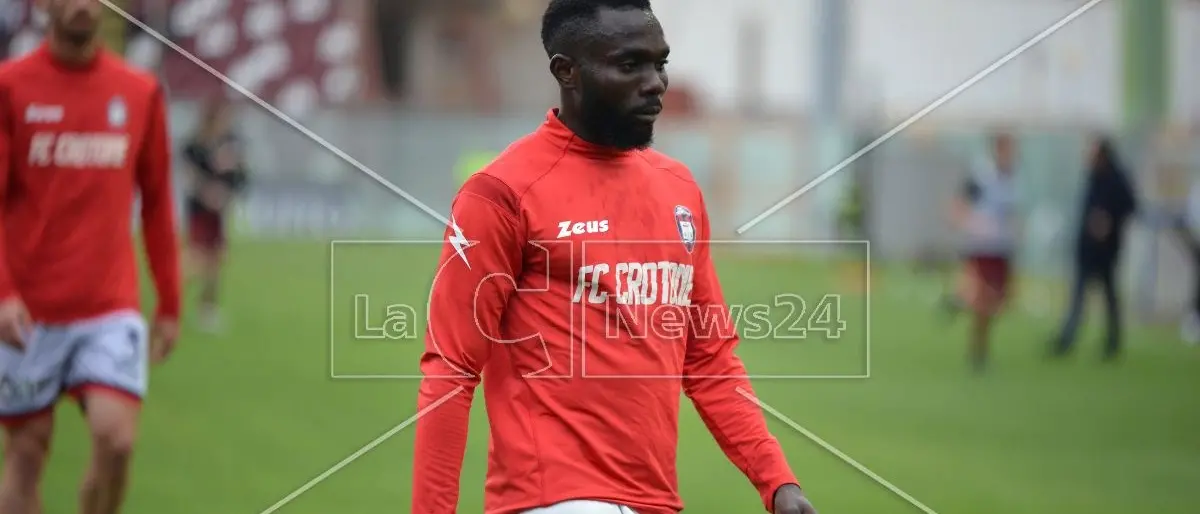 Crotone, tris di innesti per i pitagorici: a centrocampo c’è anche Awua