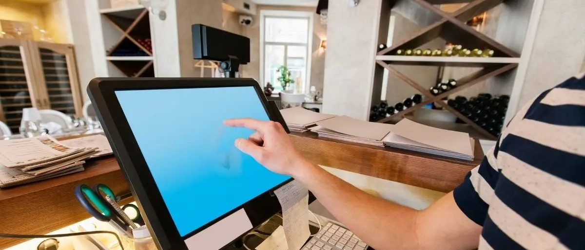 Continui furti in un ristorante di Tropea, beccato e arrestato