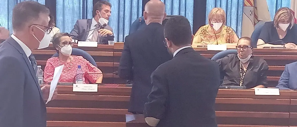 Le tensioni che agitano l’opposizione facilitano i tentativi di Fiorita di puntellare la maggioranza