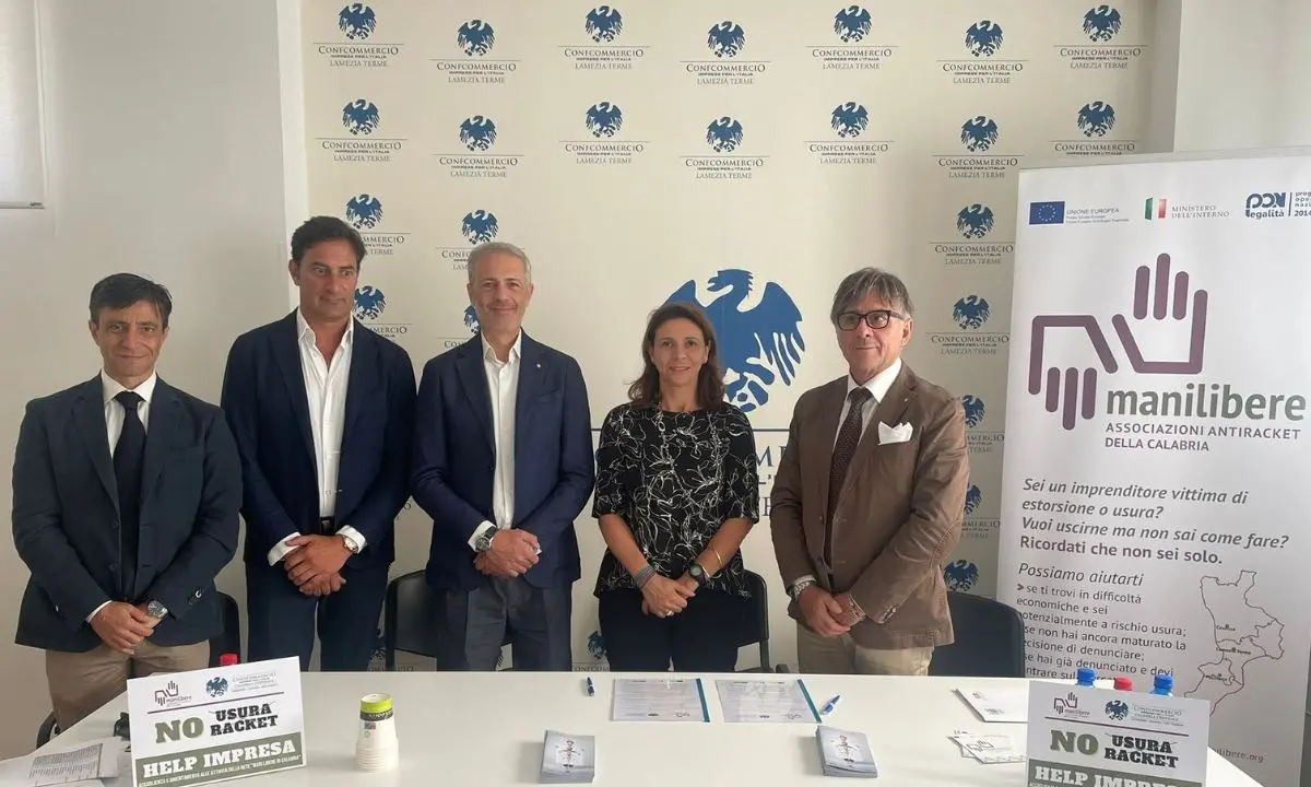 Estorsione e usura, Confcommercio Calabria Centrale e Mani Libere siglano un protocollo d’intesa