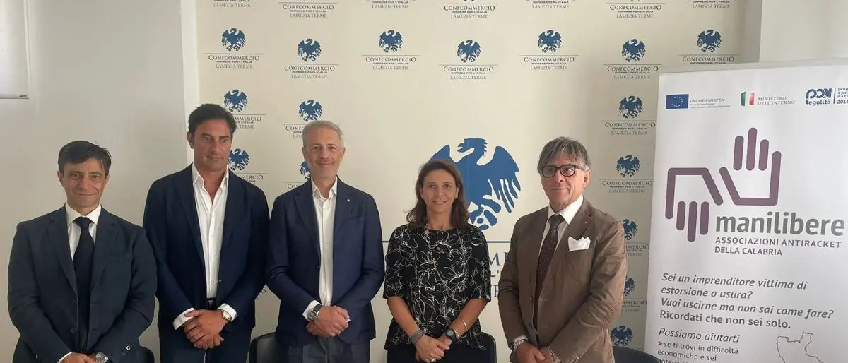 Estorsione e usura, Confcommercio Calabria Centrale e Mani Libere siglano un protocollo d’intesa