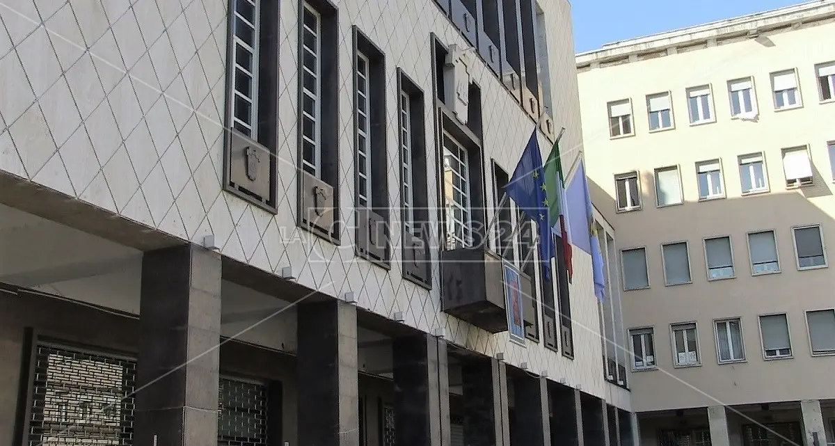 Comune di Cosenza, da lunedì\u00A027 luglio riapre al pubblico l’ufficio tributi\n