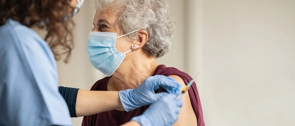 Covid, i dati Iss: «Tasso di mortalità 4 volte più alto per i non vaccinati»