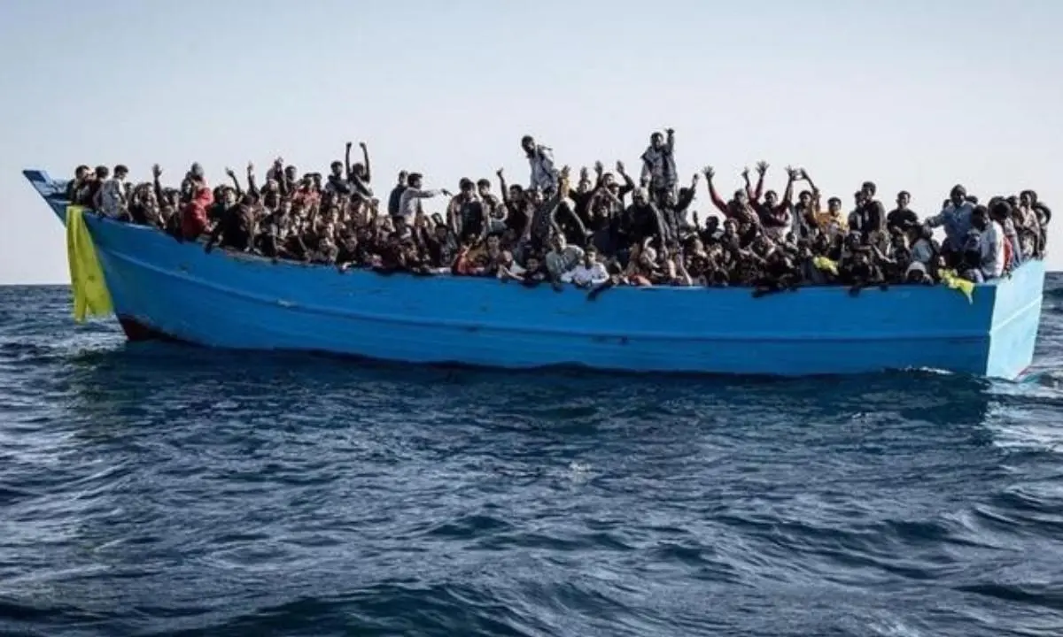 Peschereccio con oltre 600 migranti soccorso a 124 miglia dalla Calabria: a bordo 5 morti