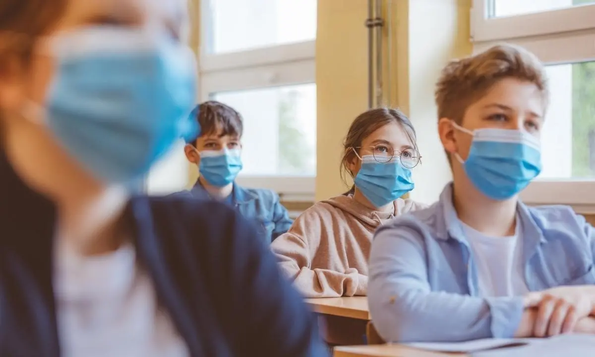 Ritorno a scuola con le mascherine se aule non ben ventilate: l’allarme di Gimbe e dei presidi