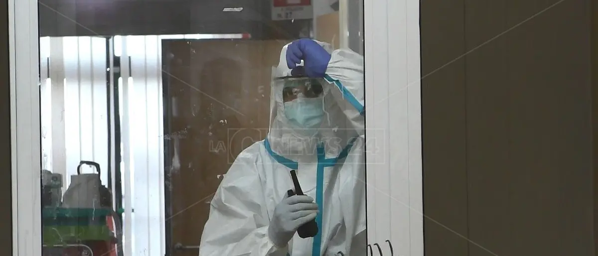 Ricoverata per un Tso aggredisce due operatori sanitari del Pugliese di Catanzaro