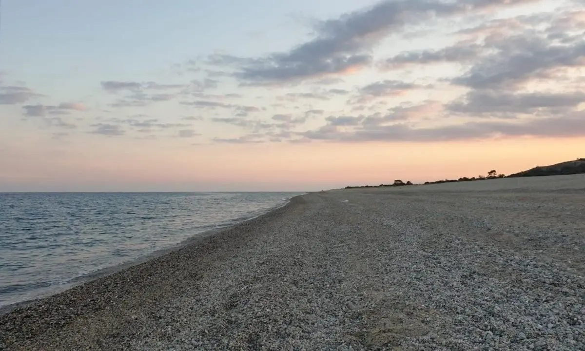 Nella Locride la prima spiaggia comunale per nudisti in Calabria