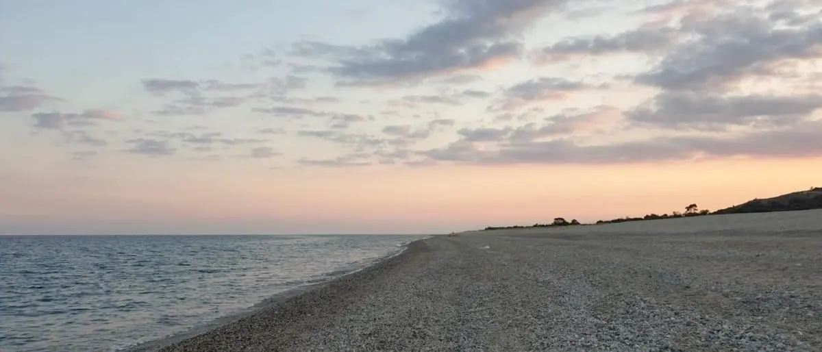 Nella Locride la prima spiaggia comunale per nudisti in Calabria