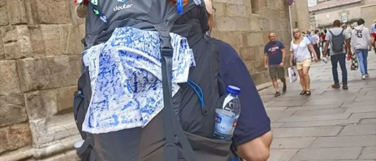 Dalla Calabria in Ucraina per il “cammino di pace”, i 700 km a piedi di Don Santino per dire no alla guerra